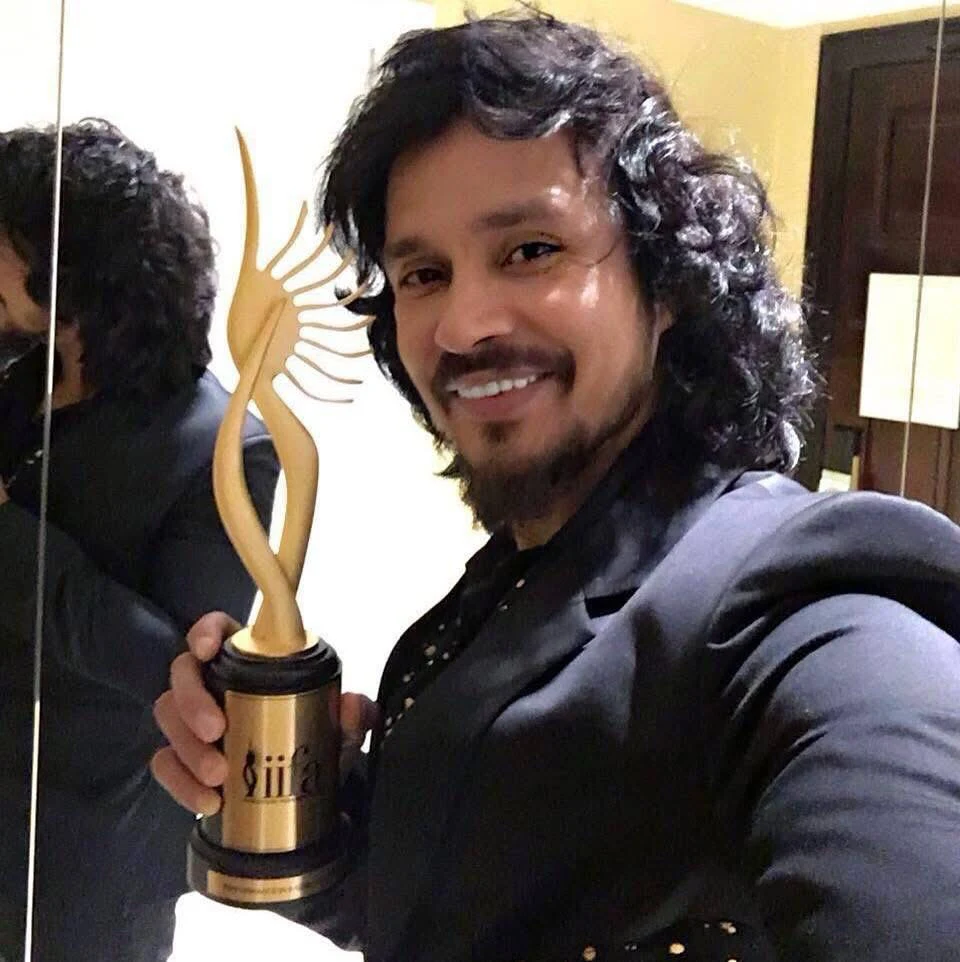 Darshan with his IIFA trophy