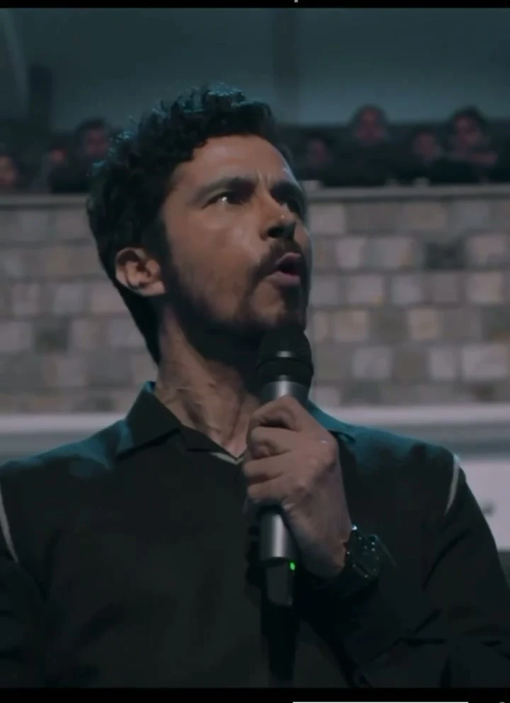 Darshan Kumaar as Krishna Pandit addressing an audience